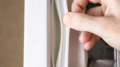 冷蔵庫のゴムパッキンが新品のように：2つの簡単な修復方法を覚えておきましょう